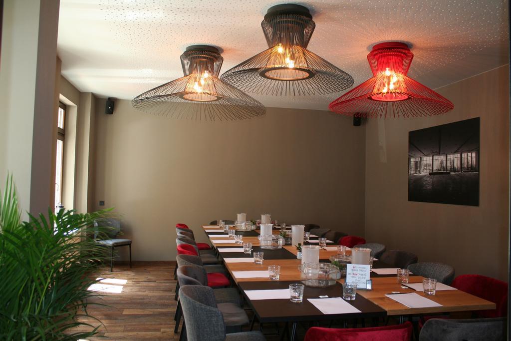 Alexxanders Hotel & Boardinghouse, Restaurant เคมนิตซ์ ภายนอก รูปภาพ
