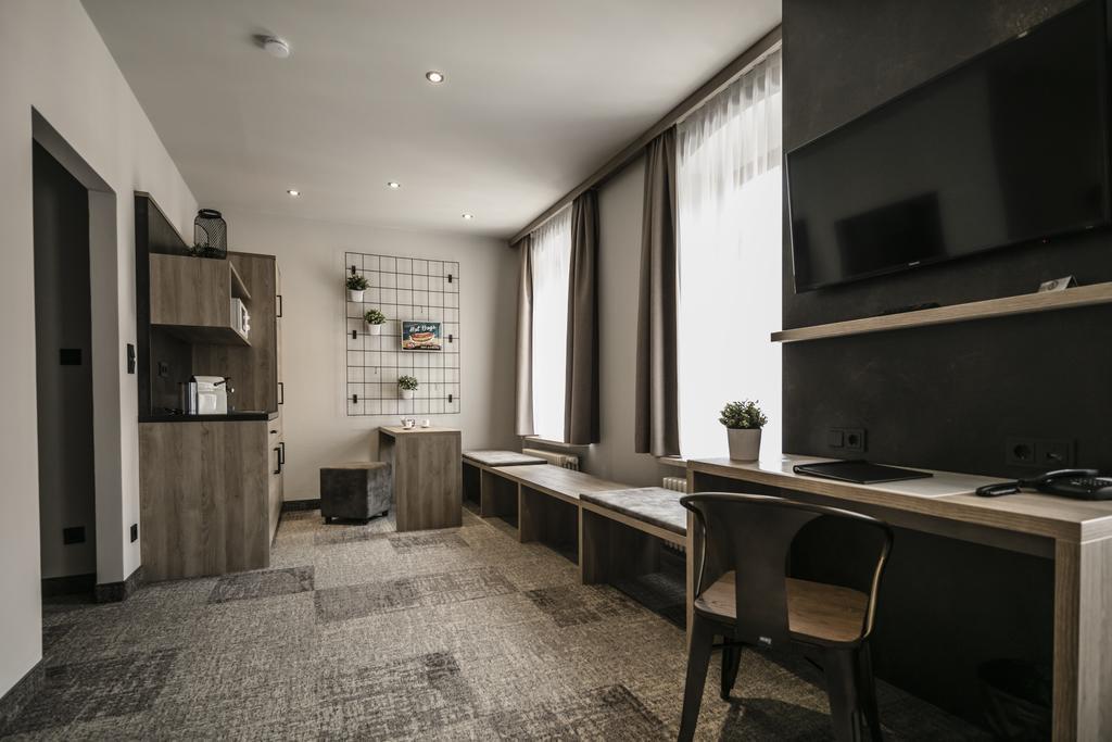 Alexxanders Hotel & Boardinghouse, Restaurant เคมนิตซ์ ภายนอก รูปภาพ