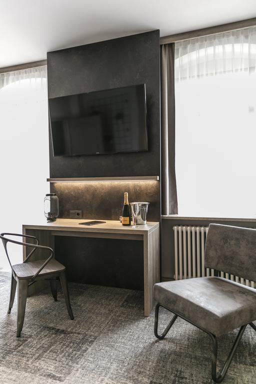 Alexxanders Hotel & Boardinghouse, Restaurant เคมนิตซ์ ภายนอก รูปภาพ