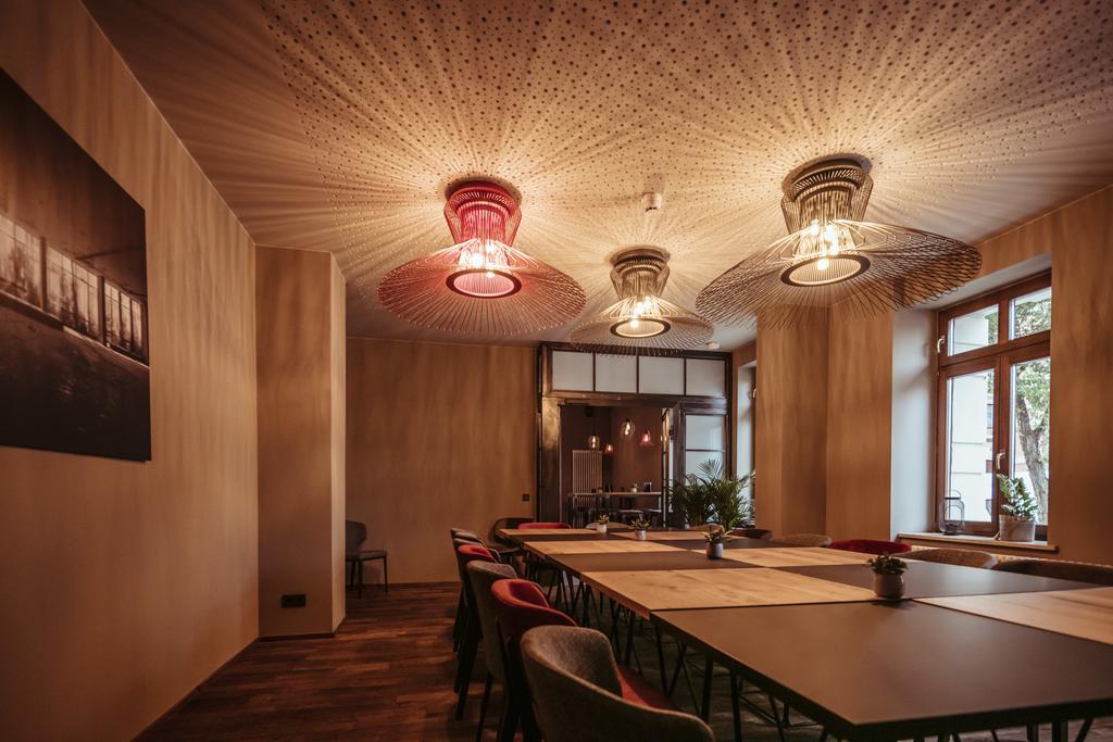 Alexxanders Hotel & Boardinghouse, Restaurant เคมนิตซ์ ภายนอก รูปภาพ